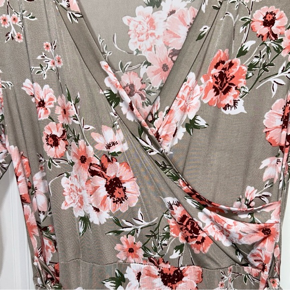 LARA WRAP DRESS FLORAL PRINT MAXI SIZE MEDIUM EUC - Picture 5 of 9